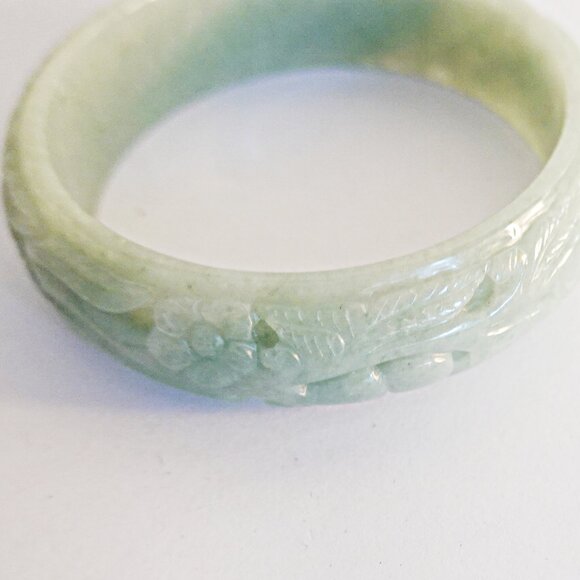 Chinese Green Carved Jade Bangle Bracelet  with Lotus Flowers Sterling - Picture 1 of 2